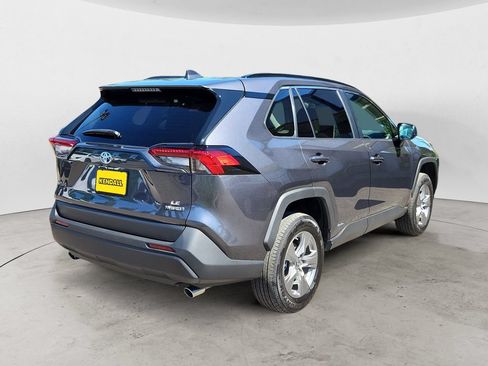 Used 2024 Toyota RAV4 LE AWD/4WD image 5
