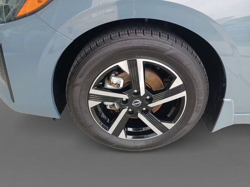 Used 2025 Nissan Sentra SV FWD image 15
