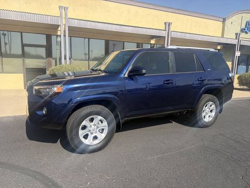 Used 2016 Toyota 4Runner SR5 AWD/4WD image 2
