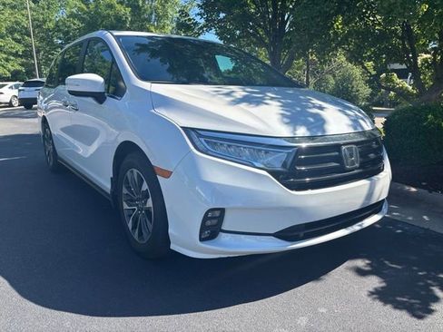 Used 2024 Honda Odyssey EX-L image 3