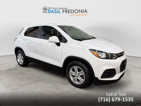 Used 2021 Chevrolet Trax LS w/ Tint and Cruise Package image 7