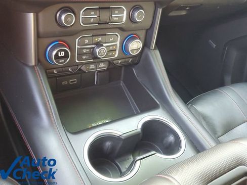 Used 2023 Chevrolet Suburban RST w/ Luxury Package RWD image 27