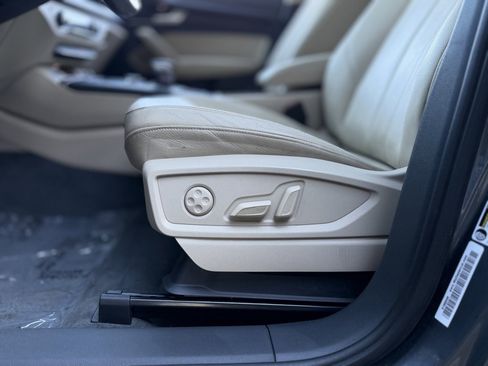 Used 2019 Audi Q5 Prestige w/ Prestige Package image 27