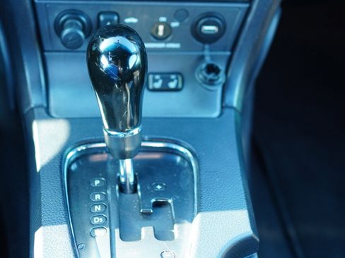 Used 2004 Ford Thunderbird image 20