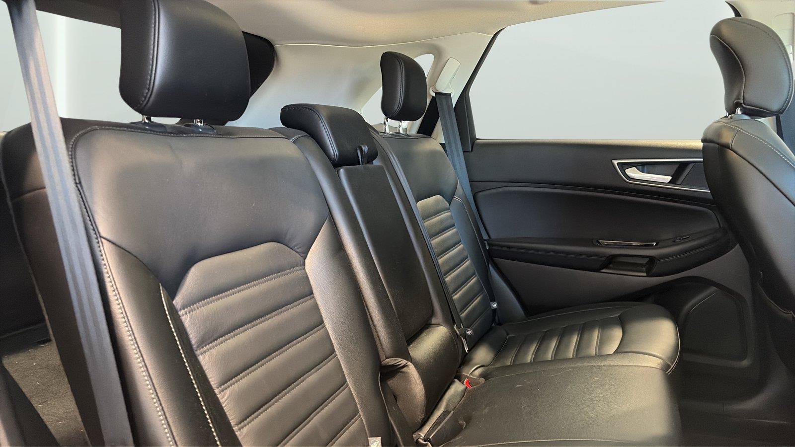 Used 2018 Ford Edge SEL w/ Equipment Group 201A FWD image 15