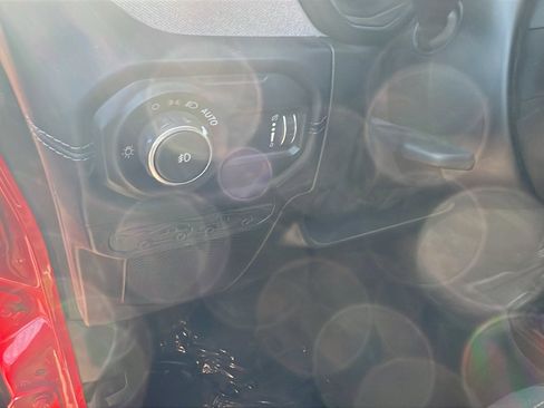 Used 2025 Jeep Wrangler Sahara image 25