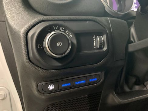 Used 2023 Jeep Wrangler Unlimited Sahara AWD/4WD image 18