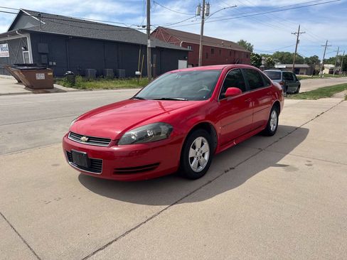 Used 2009 Chevrolet Impala LT FWD image 2