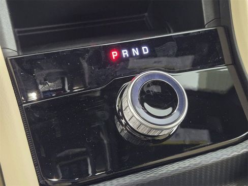 New 2025 Jeep Grand Cherokee Limited w/ Black Appearance Package image 19