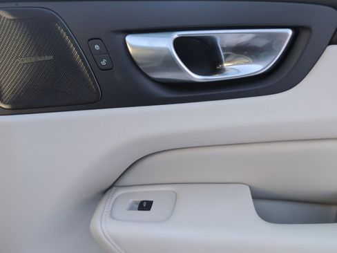 Used 2024 Volvo XC60 T8 Plus w/ Protection Package Premier image 10