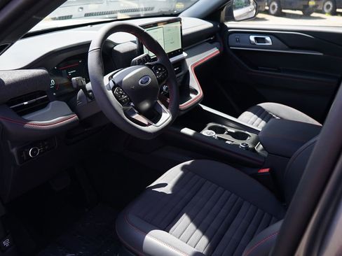 New 2026 Ford Explorer ST-Line w/ ST-Line Street Pack AWD/4WD image 18
