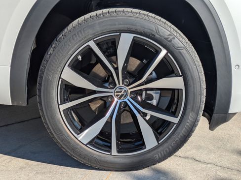 New 2026 Volkswagen Atlas SEL Premium R-Line AWD/4WD image 11