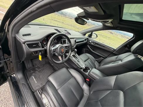 Used 2018 Porsche Macan AWD/4WD image 18