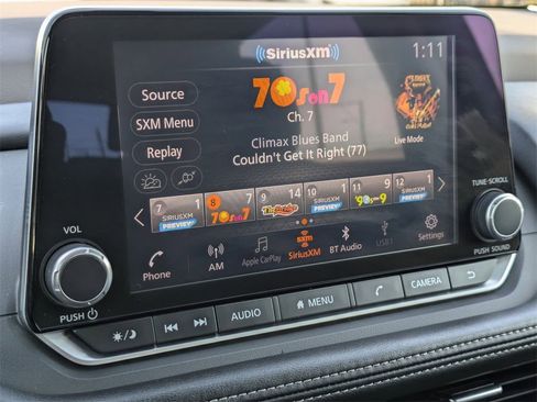 Used 2023 Nissan Rogue SV image 18