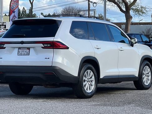 Certified 2024 Toyota Grand Highlander XLE image 3