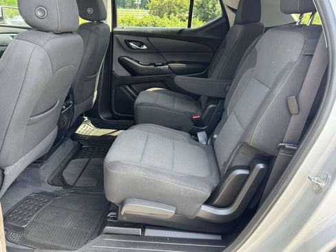 Used 2019 Chevrolet Traverse LT w/ LPO, Cargo Package FWD image 19