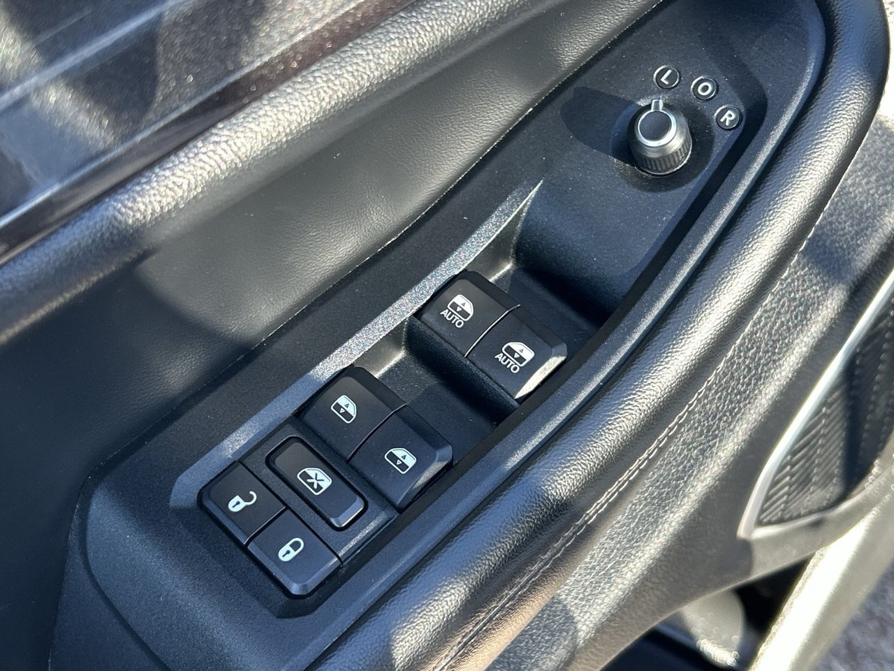 Used 2022 Jeep Grand Cherokee L Laredo RWD image 23