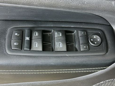 Used 2015 Jeep Grand Cherokee Limited image 15