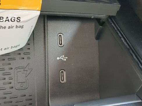 Used 2025 Mercedes-Benz GLE 450e 4MATIC image 10