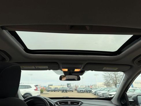 Certified 2021 Honda CR-V EX image 9