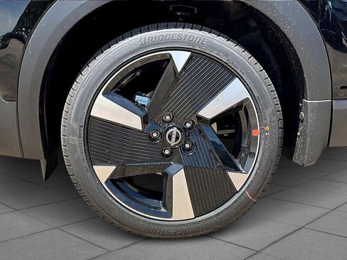 New 2025 Nissan Kicks SR image 9