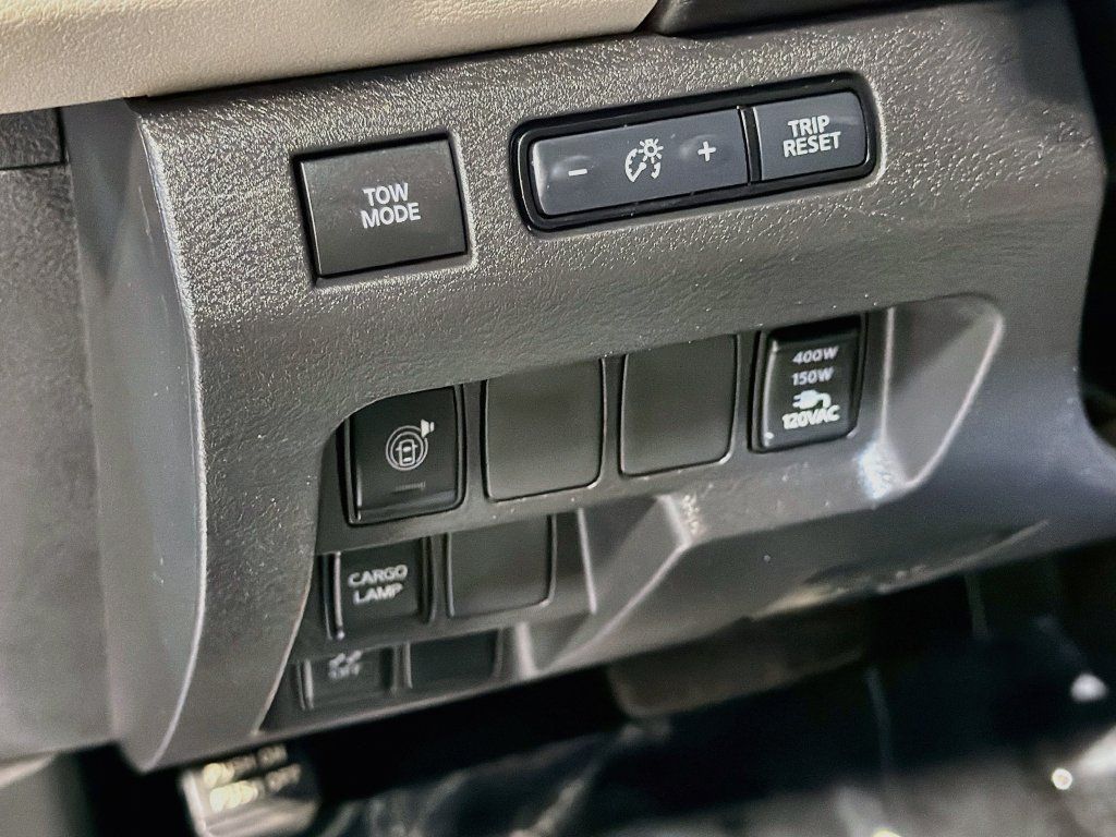 Used 2025 Nissan Frontier SV w/ SV Convenience Package RWD image 12