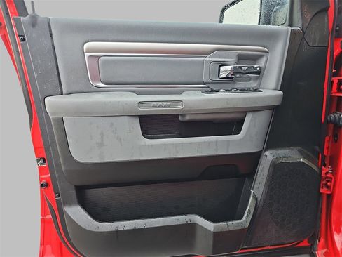 Used 2019 RAM 1500 Big Horn image 32