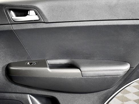 Used 2019 Kia Sportage LX image 31