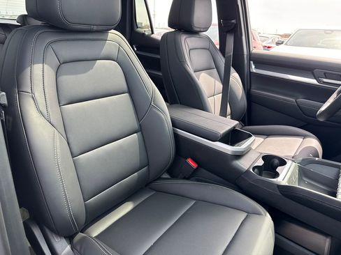 New 2026 GMC Terrain Elevation w/ Elevation Premium Package AWD/4WD image 40