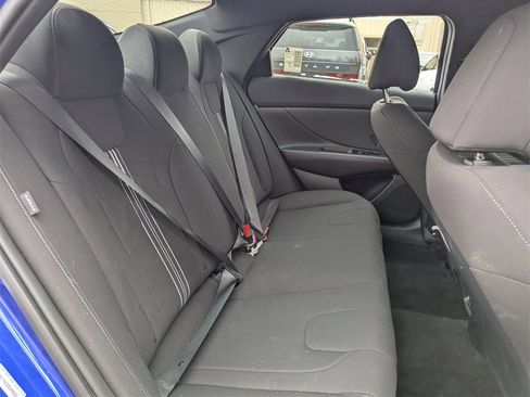 Certified 2025 Hyundai Elantra Sport image 19