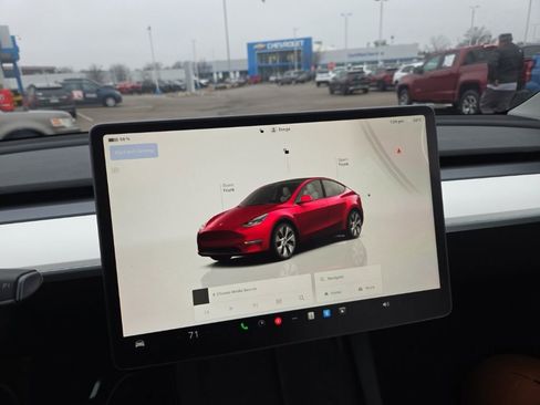 Used 2024 Tesla Model Y Long Range image 8