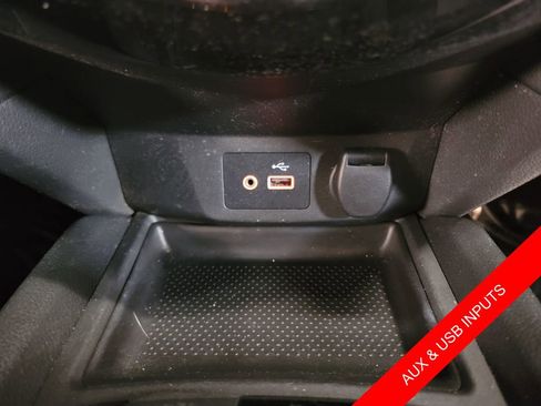 Used 2019 Nissan Rogue SV image 16