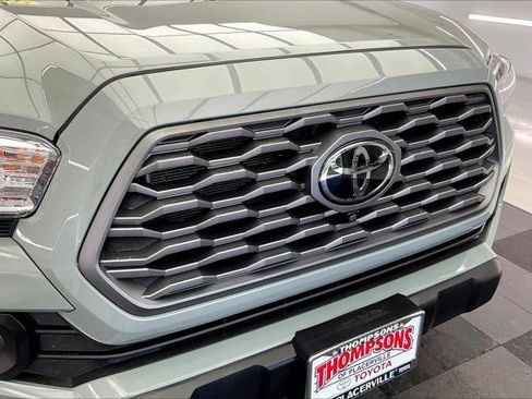 Used 2023 Toyota Tacoma TRD Off-Road w/ Advanced Technology Package image 31