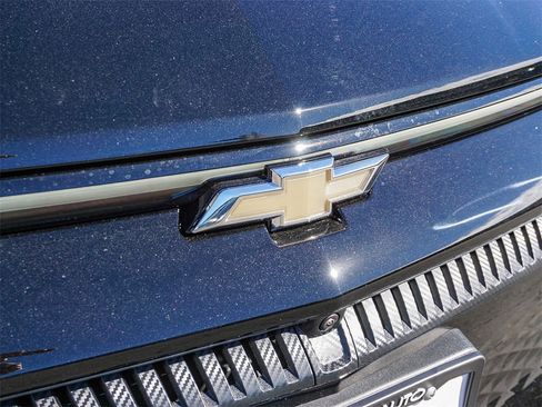 New 2026 Chevrolet Equinox EV LT image 11