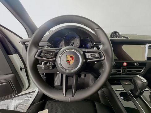 New 2026 Porsche Macan image 12