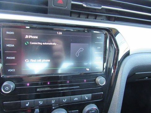 Used 2020 Volkswagen Passat 2.0T SE w/ Sunroof Package image 29