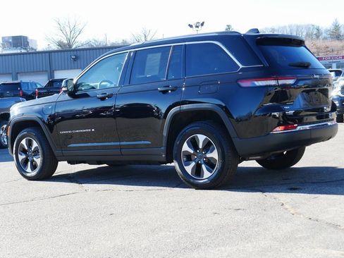 Used 2023 Jeep Grand Cherokee 4WD 4xe image 4