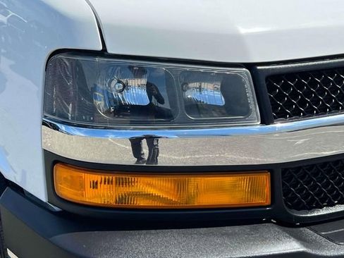 Used 2024 Chevrolet Express 2500 w/ Driver Convenience Package RWD image 12