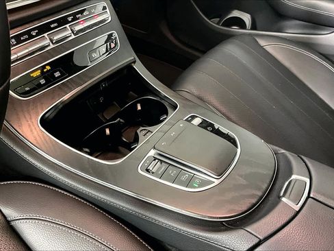 Used 2022 Mercedes-Benz E 350 Sedan image 15