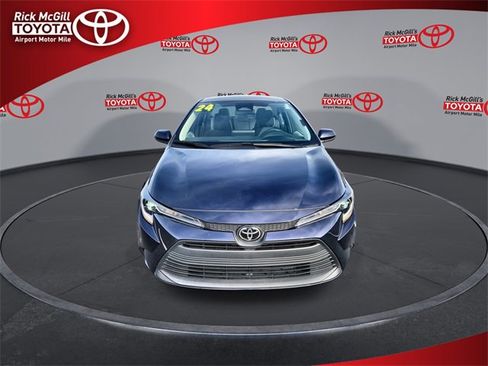 Used 2024 Toyota Corolla LE image 3