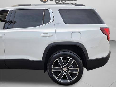 Used 2023 GMC Acadia SLT w/ Technology Package image 31