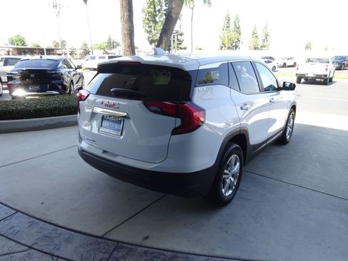 Certified 2021 GMC Terrain SLE w/ LPO, Floor Liner Package FWD image 10