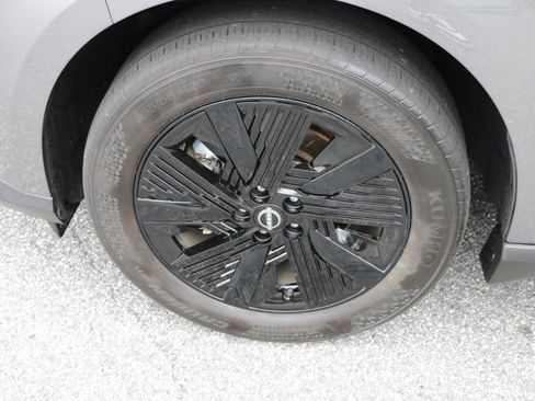 Used 2025 Nissan Murano SV FWD image 14
