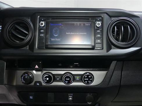 Used 2017 Toyota Tacoma SR image 31