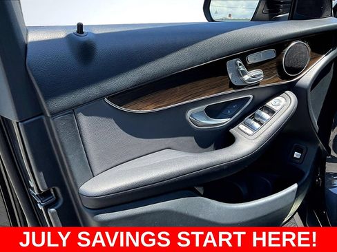 Used 2021 Mercedes-Benz GLC 300 w/ Premium Package image 25
