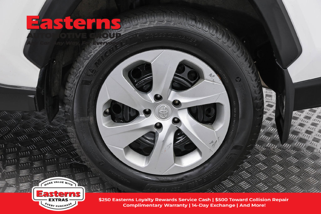 Used 2020 Toyota RAV4 LE w/ All Weather Liner Package AWD/4WD image 33