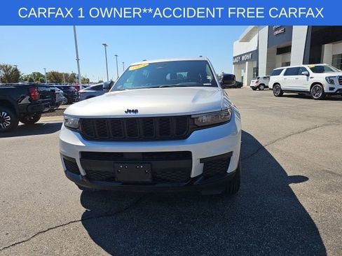 Used 2024 Jeep Grand Cherokee L Laredo image 6