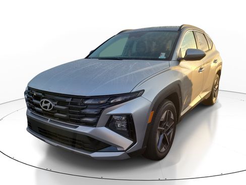 Used 2026 Hyundai Tucson SEL FWD image 3