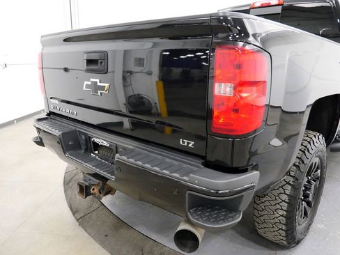 Used 2019 Chevrolet Silverado 2500 LTZ w/ Duramax Plus Package image 9