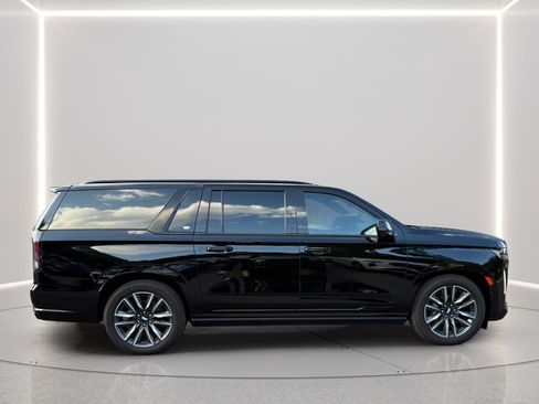 Used 2021 Cadillac Escalade ESV Sport w/ Driver Assist Tech Package AWD/4WD image 6
